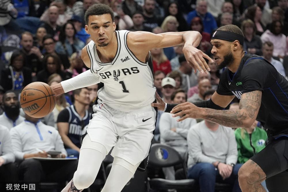 他曾因違背 他曾因違背